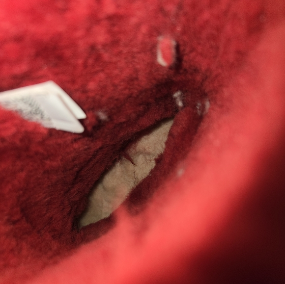 UGG Women's Size 11 Classic Short Hearts Red Hot Shearling Lined Boots - Picture 6 of 8